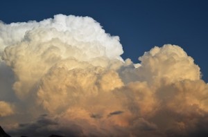 Read more about the article Thunder Head Cloud Still Backdrop