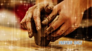 Read more about the article Hands Molding Clay Motion Graphics